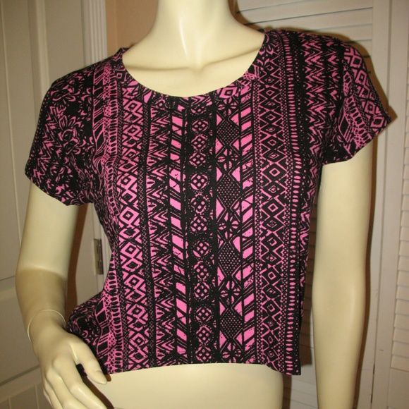 Y2K New Womens Crop Top sz Small High-Low Aztec Print Tribal Pattern Pink Black - Picture 2 of 7